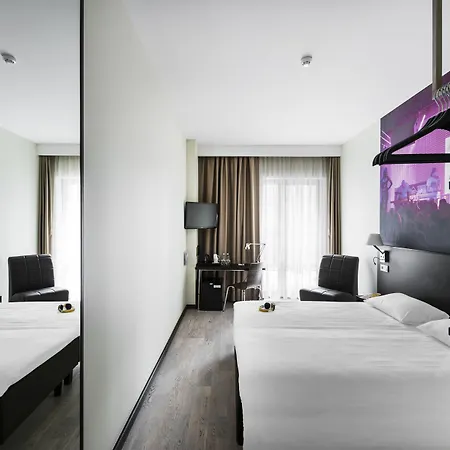 Comfort Lt - Rock 'n' Roll Hotel Vilna