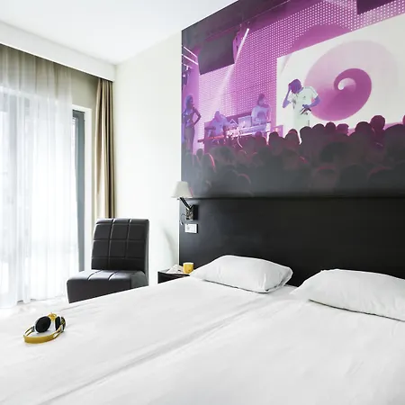 Comfort Lt - Rock 'n' Roll Hotel